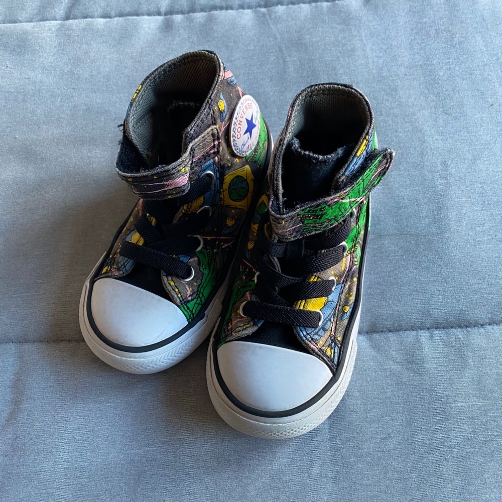 Converse Dinoverse for infants size 7